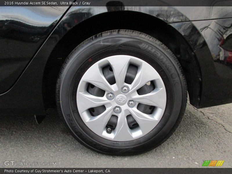 Ultra Black / Gray 2016 Hyundai Accent SE Sedan