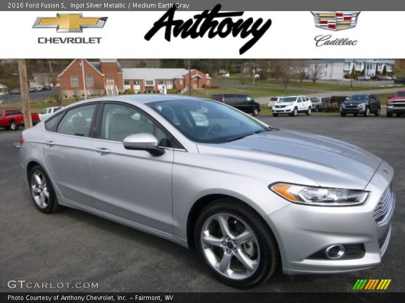 Ingot Silver Metallic / Medium Earth Gray 2016 Ford Fusion S