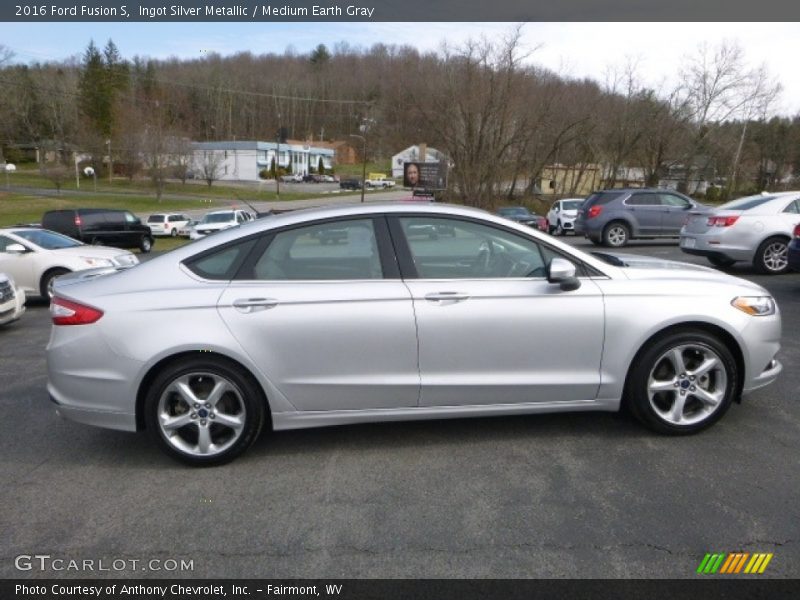 Ingot Silver Metallic / Medium Earth Gray 2016 Ford Fusion S
