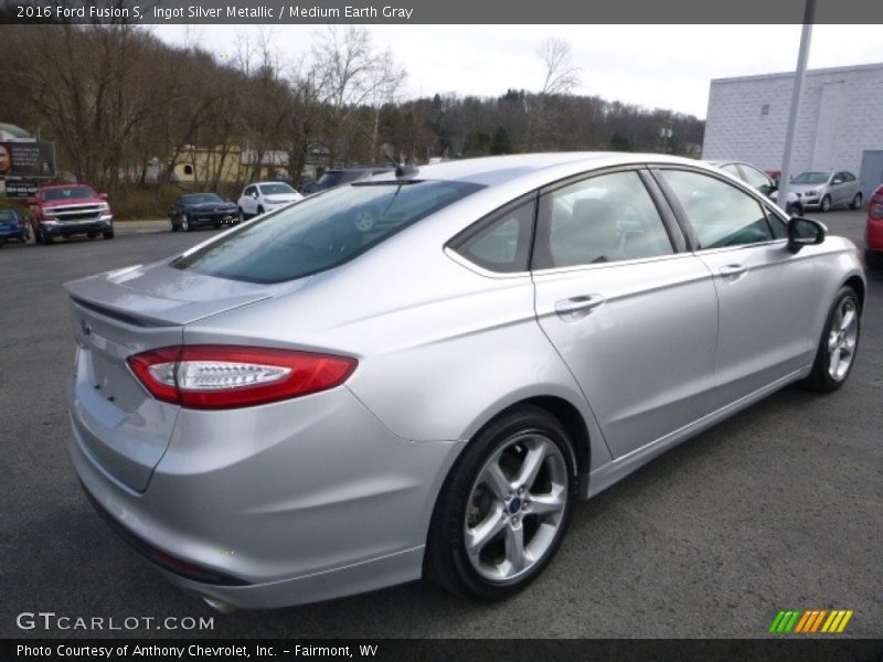 Ingot Silver Metallic / Medium Earth Gray 2016 Ford Fusion S