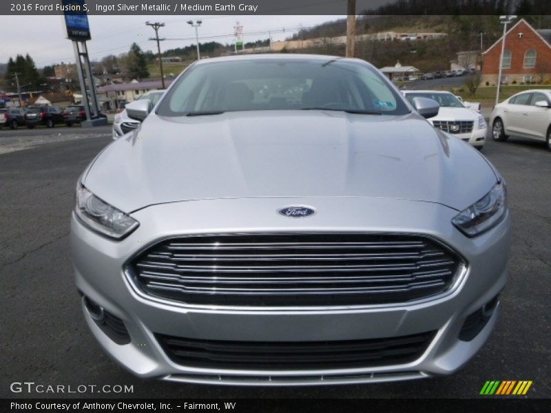 Ingot Silver Metallic / Medium Earth Gray 2016 Ford Fusion S