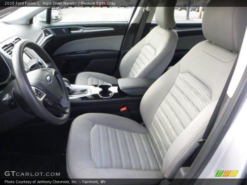 Ingot Silver Metallic / Medium Earth Gray 2016 Ford Fusion S