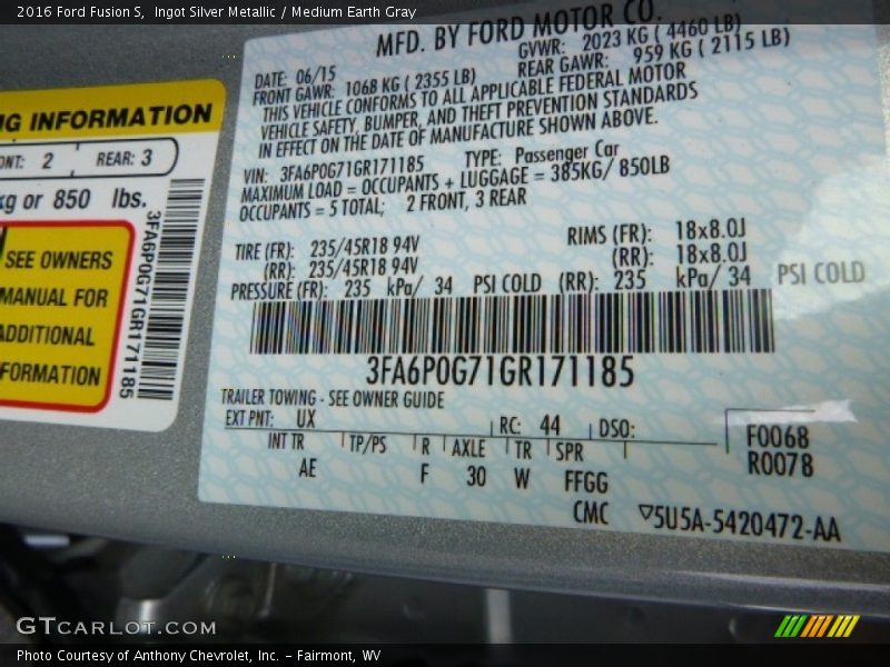 Ingot Silver Metallic / Medium Earth Gray 2016 Ford Fusion S