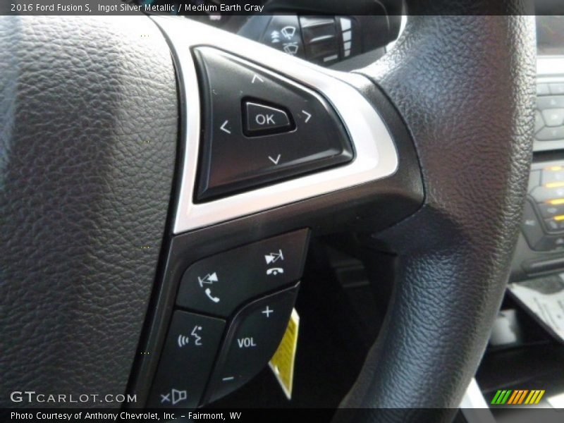 Ingot Silver Metallic / Medium Earth Gray 2016 Ford Fusion S