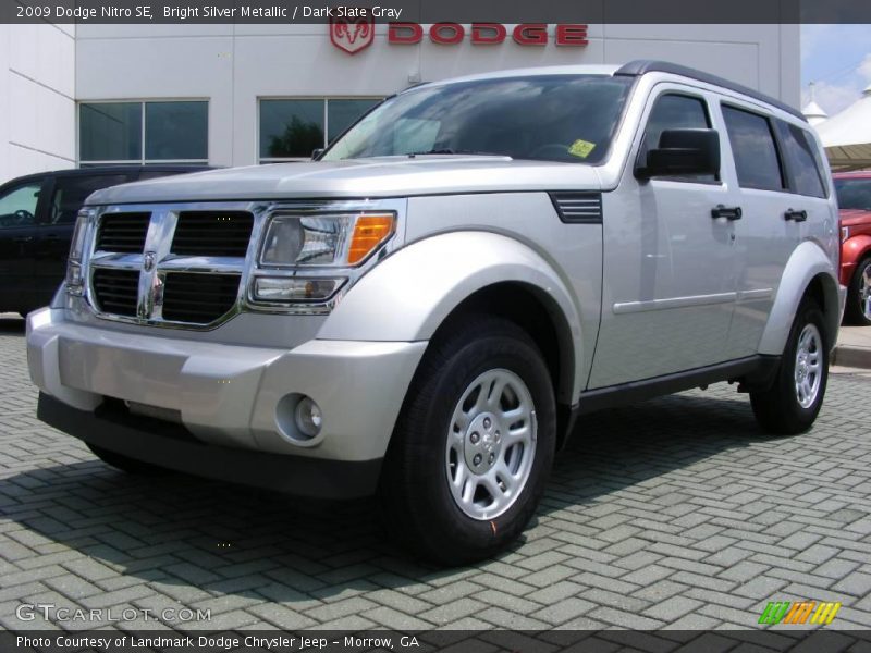 Bright Silver Metallic / Dark Slate Gray 2009 Dodge Nitro SE
