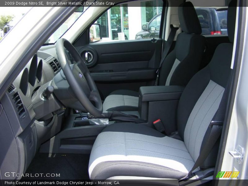 Bright Silver Metallic / Dark Slate Gray 2009 Dodge Nitro SE