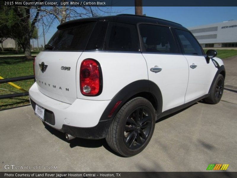 Light White / Carbon Black 2015 Mini Countryman Cooper