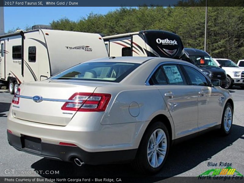 White Gold / Dune 2017 Ford Taurus SE