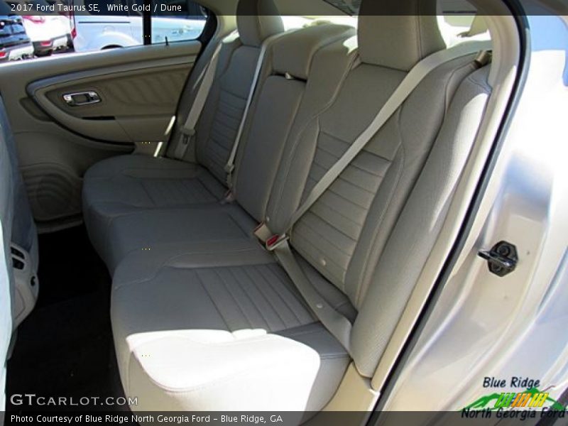 White Gold / Dune 2017 Ford Taurus SE