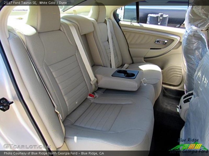 White Gold / Dune 2017 Ford Taurus SE