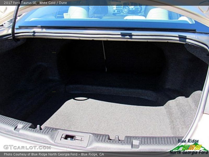 White Gold / Dune 2017 Ford Taurus SE