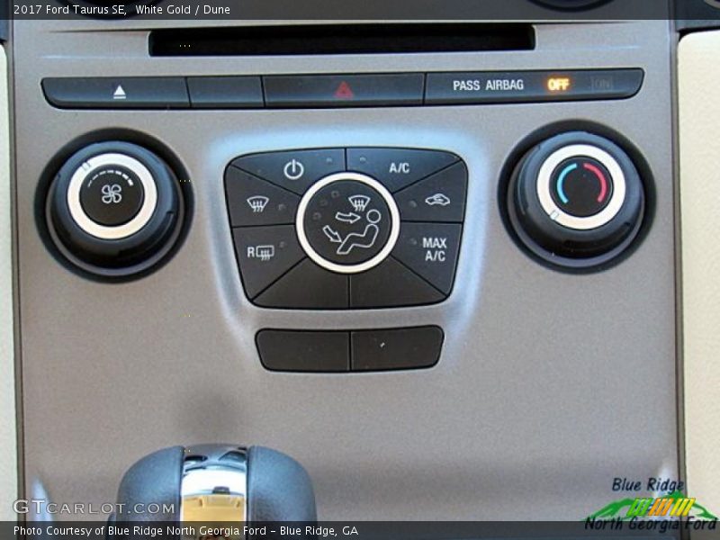 White Gold / Dune 2017 Ford Taurus SE