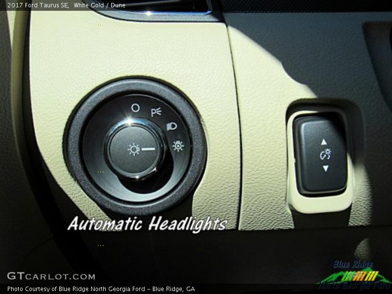White Gold / Dune 2017 Ford Taurus SE