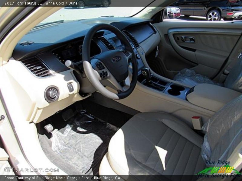 White Gold / Dune 2017 Ford Taurus SE