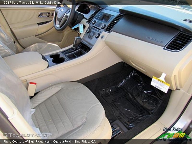 White Gold / Dune 2017 Ford Taurus SE