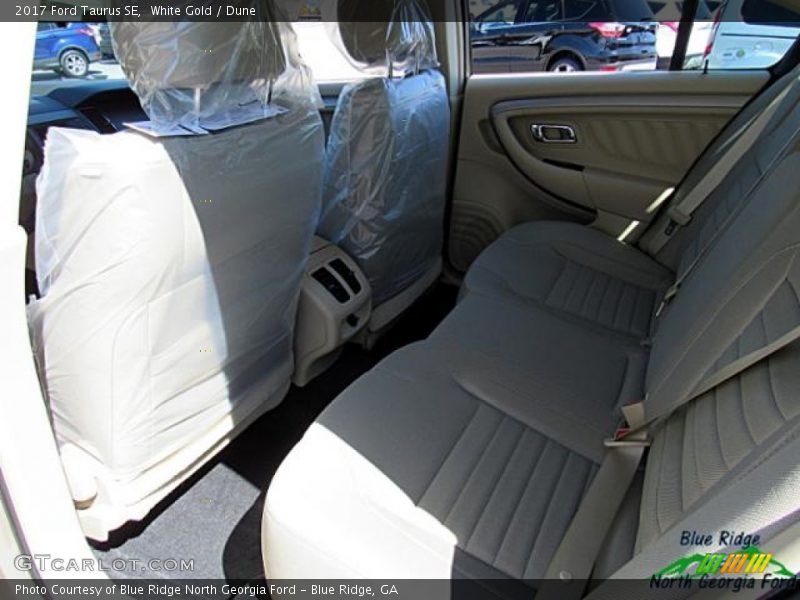 White Gold / Dune 2017 Ford Taurus SE