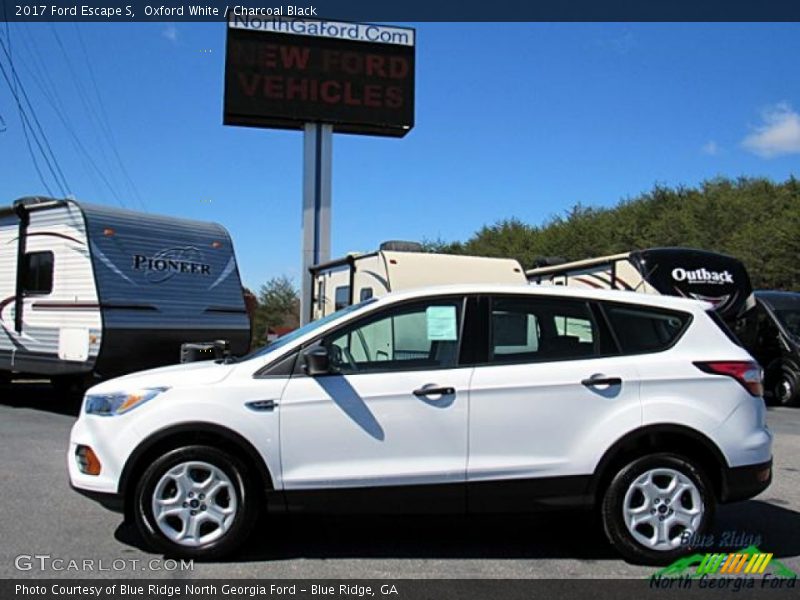 Oxford White / Charcoal Black 2017 Ford Escape S