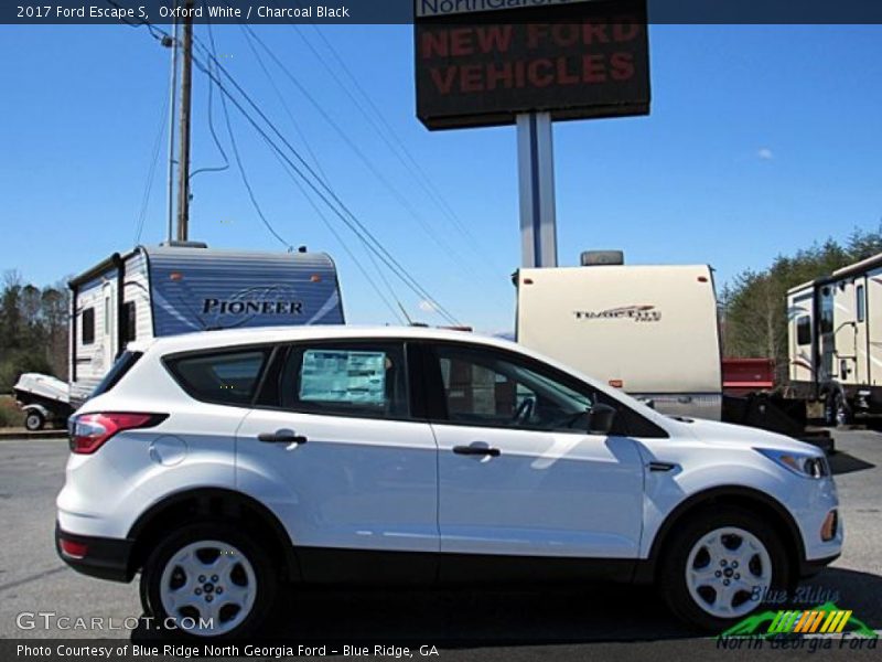 Oxford White / Charcoal Black 2017 Ford Escape S