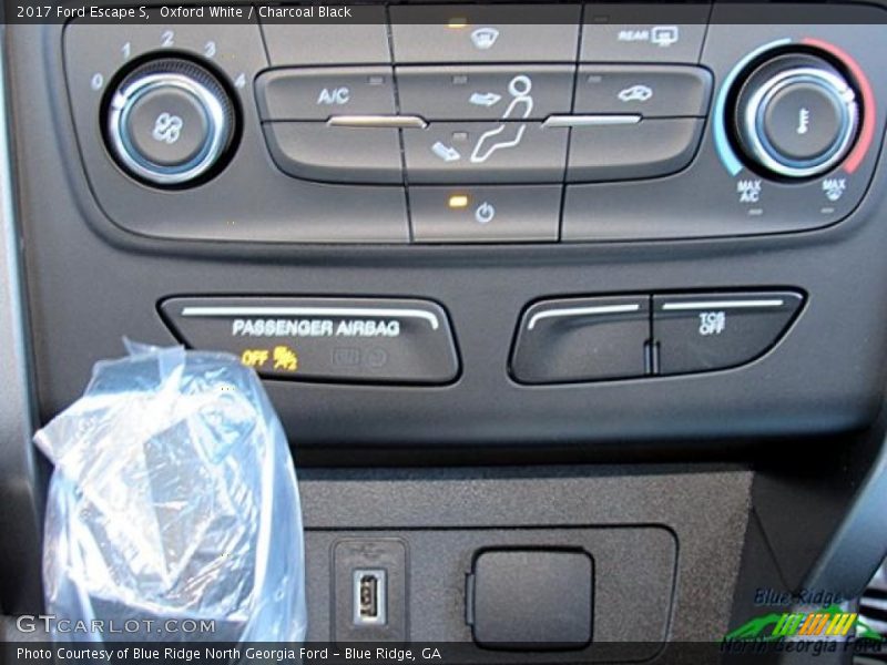 Oxford White / Charcoal Black 2017 Ford Escape S