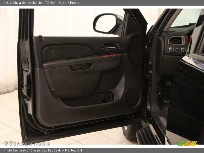 Black / Ebony 2012 Chevrolet Avalanche LTZ 4x4