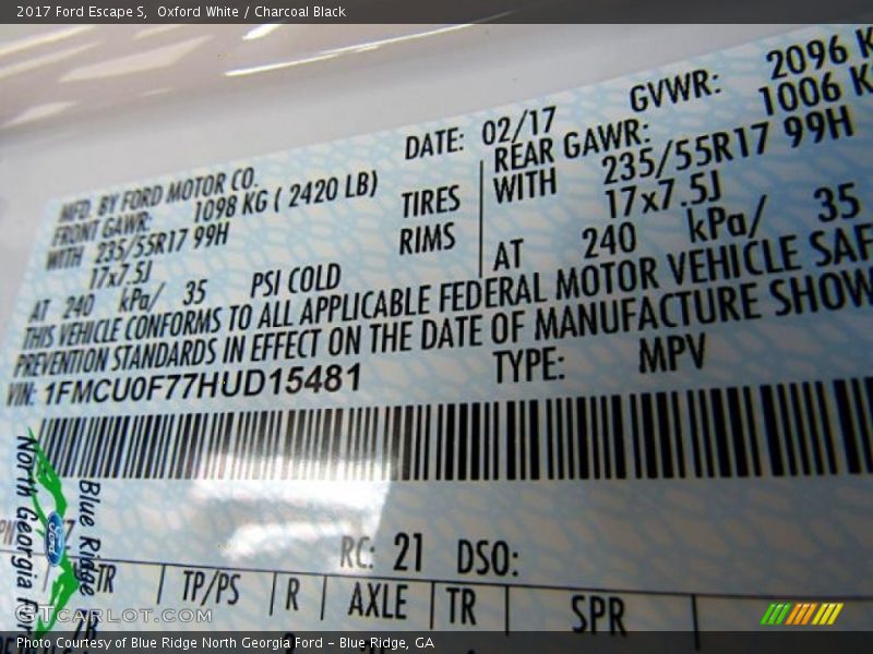 Oxford White / Charcoal Black 2017 Ford Escape S