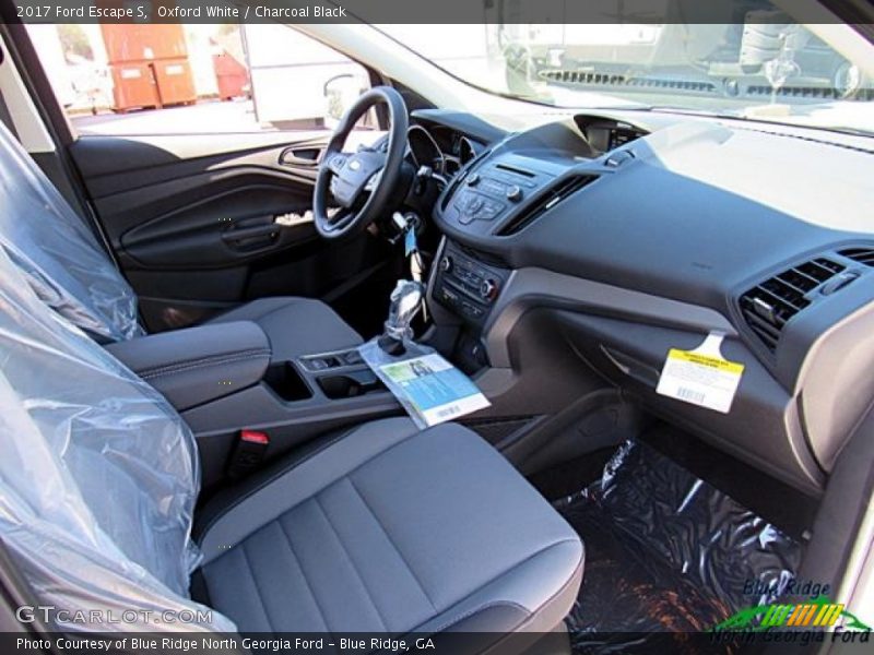 Oxford White / Charcoal Black 2017 Ford Escape S