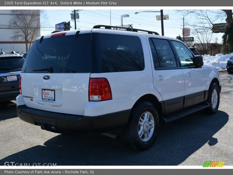 Oxford White / Medium Flint Grey 2005 Ford Expedition XLT 4x4