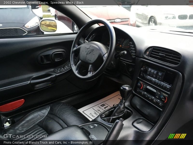Speedway White / Black 2002 Chevrolet Corvette Coupe