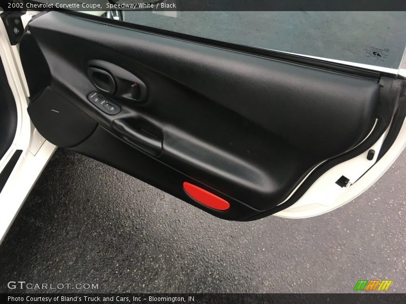 Speedway White / Black 2002 Chevrolet Corvette Coupe