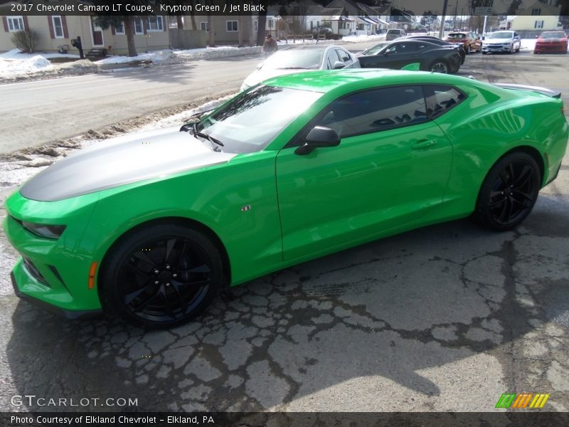 Front 3/4 View of 2017 Camaro LT Coupe