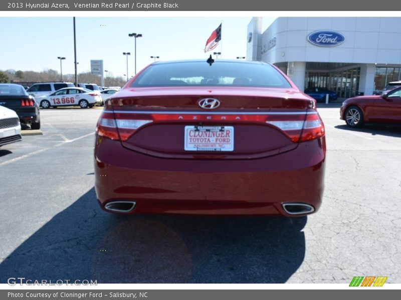 Venetian Red Pearl / Graphite Black 2013 Hyundai Azera