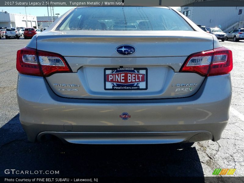 Tungsten Metallic / Warm Ivory 2017 Subaru Legacy 2.5i Premium
