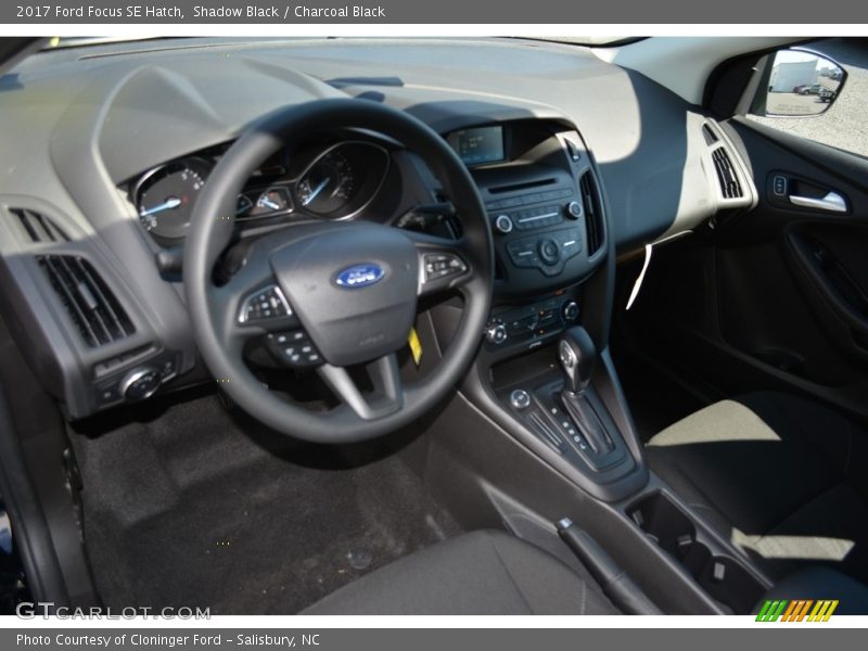 Shadow Black / Charcoal Black 2017 Ford Focus SE Hatch