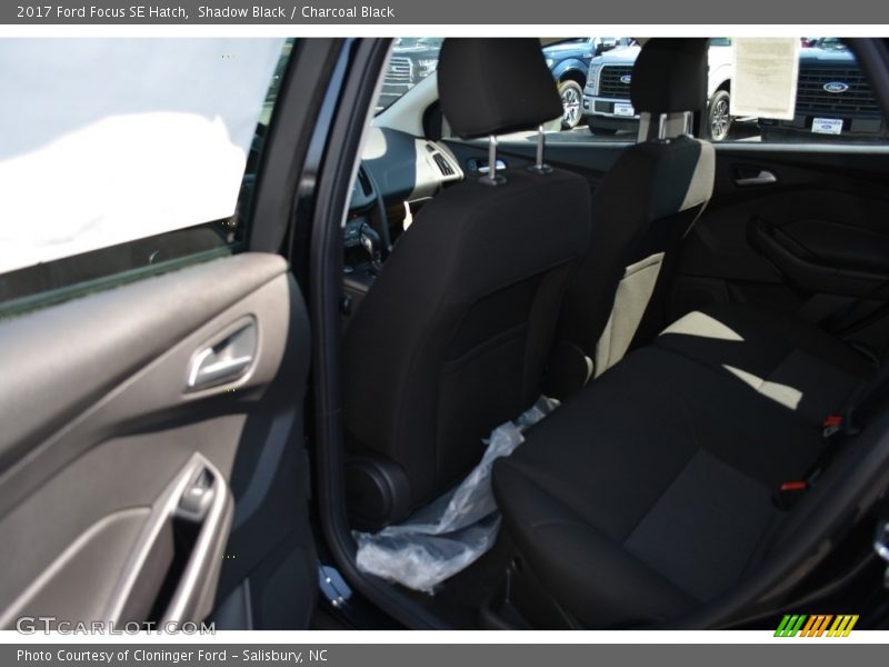 Shadow Black / Charcoal Black 2017 Ford Focus SE Hatch