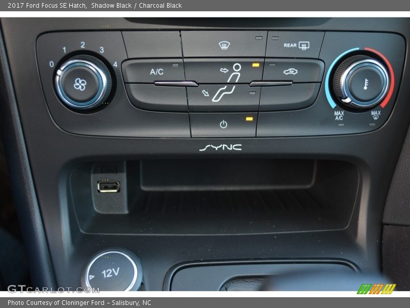 Shadow Black / Charcoal Black 2017 Ford Focus SE Hatch