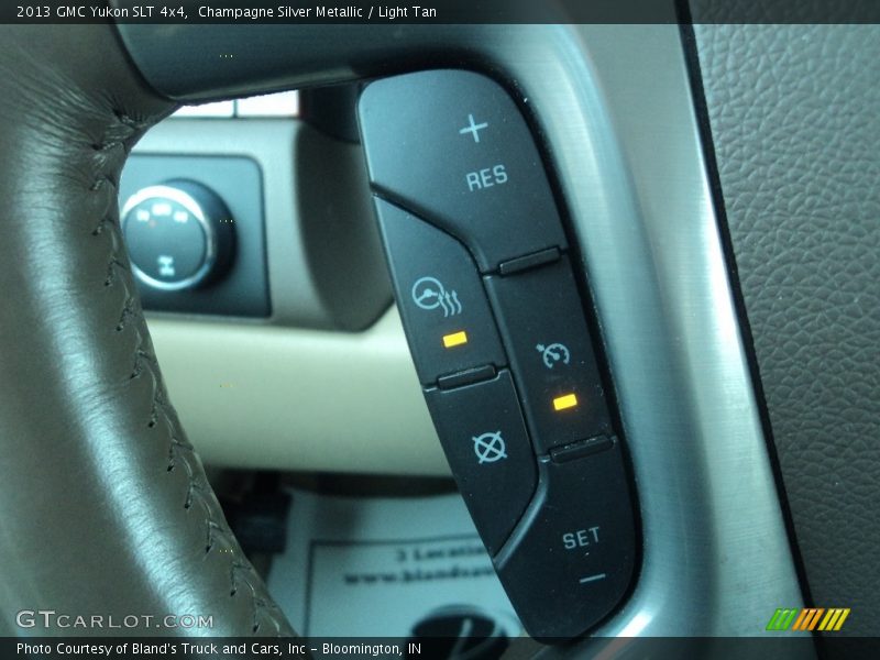 Champagne Silver Metallic / Light Tan 2013 GMC Yukon SLT 4x4