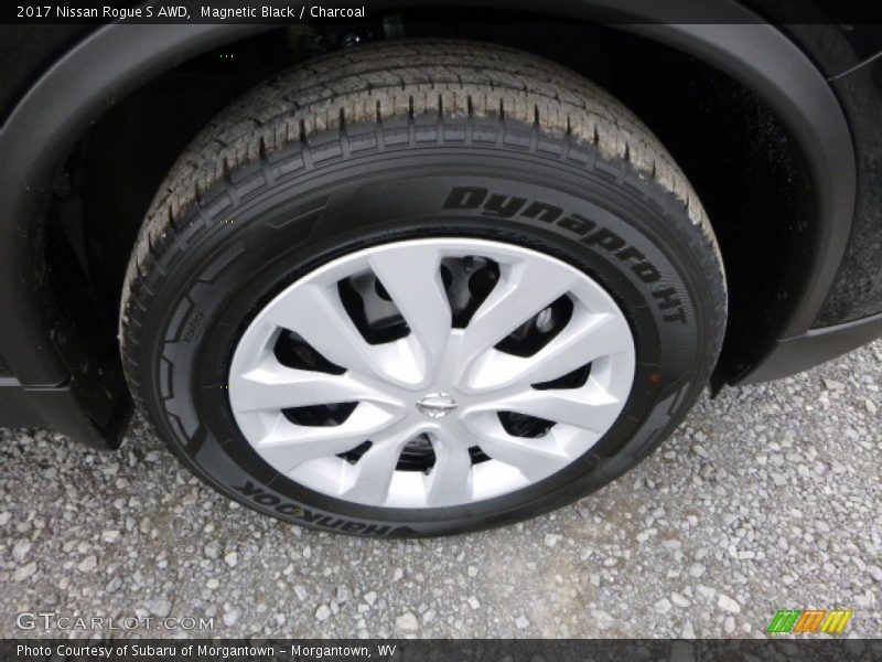 Magnetic Black / Charcoal 2017 Nissan Rogue S AWD