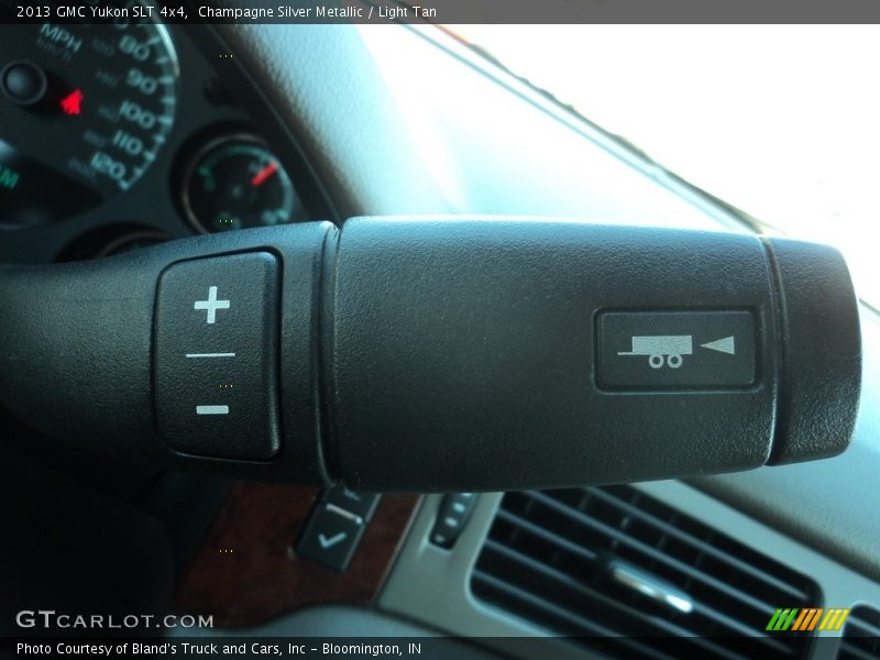 Champagne Silver Metallic / Light Tan 2013 GMC Yukon SLT 4x4