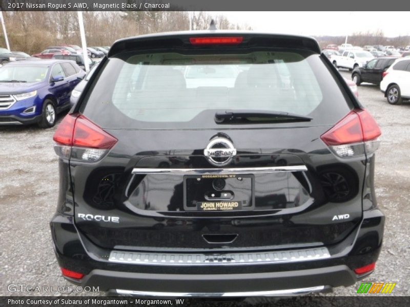 Magnetic Black / Charcoal 2017 Nissan Rogue S AWD