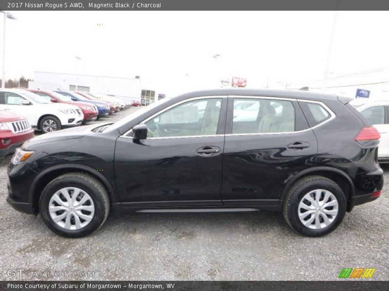 Magnetic Black / Charcoal 2017 Nissan Rogue S AWD