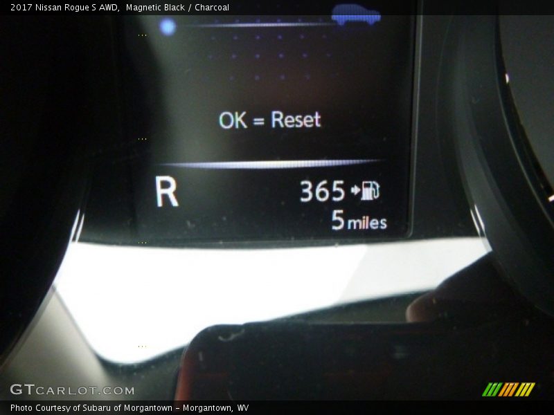 Magnetic Black / Charcoal 2017 Nissan Rogue S AWD