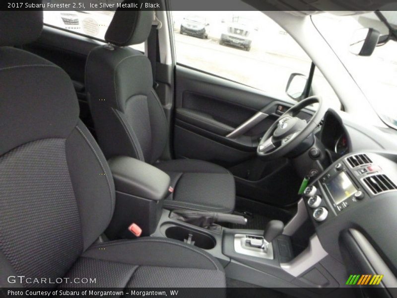 Ice Silver Metallic / Black 2017 Subaru Forester 2.5i