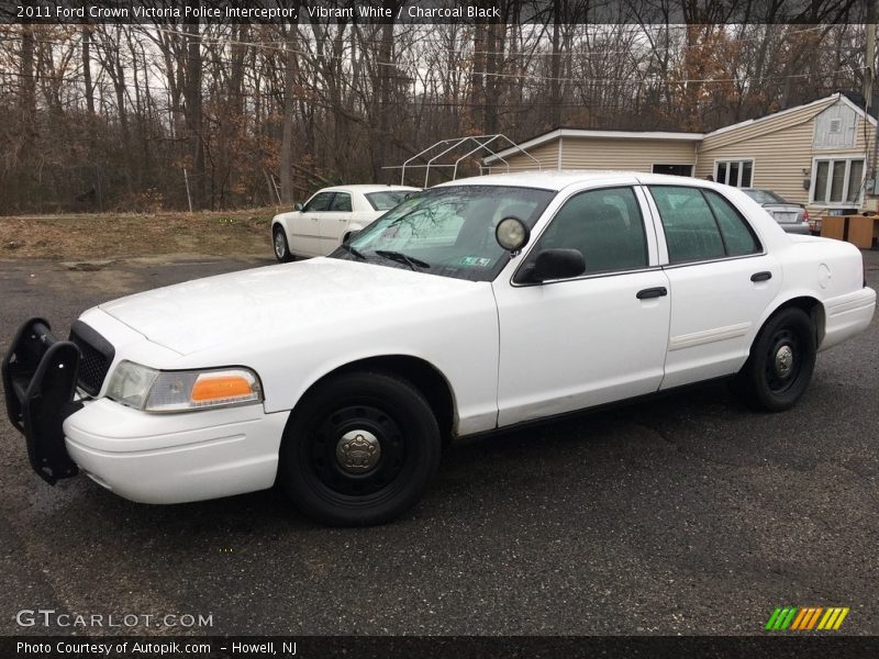 Vibrant White / Charcoal Black 2011 Ford Crown Victoria Police Interceptor