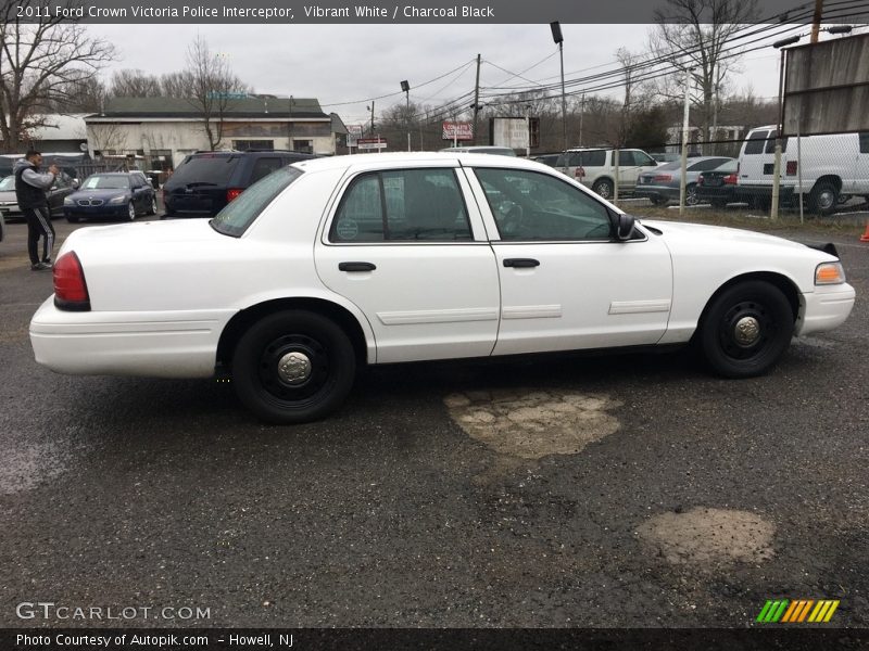 Vibrant White / Charcoal Black 2011 Ford Crown Victoria Police Interceptor