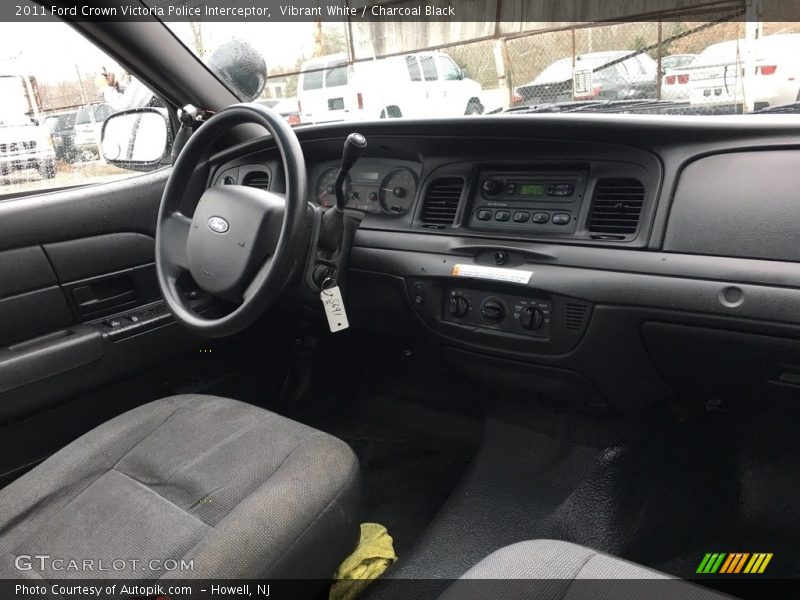 Vibrant White / Charcoal Black 2011 Ford Crown Victoria Police Interceptor