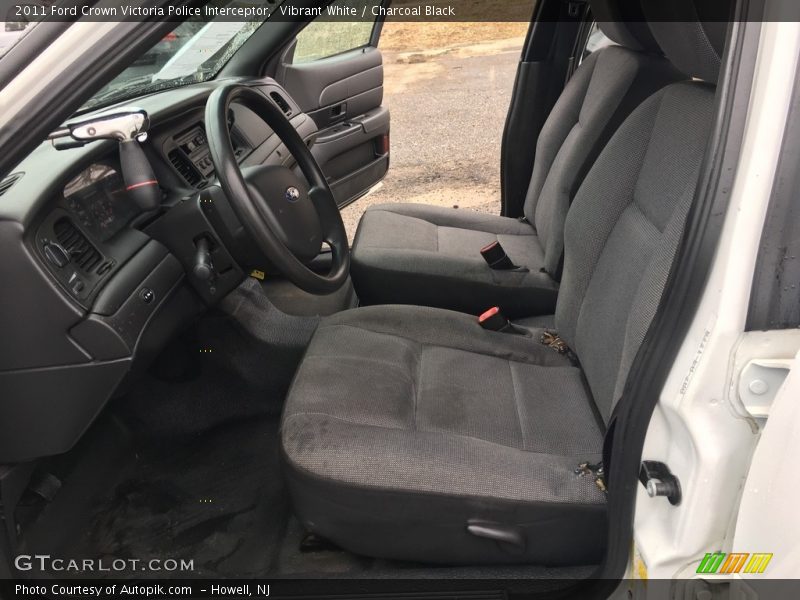 Vibrant White / Charcoal Black 2011 Ford Crown Victoria Police Interceptor
