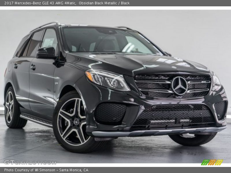 Front 3/4 View of 2017 GLE 43 AMG 4Matic