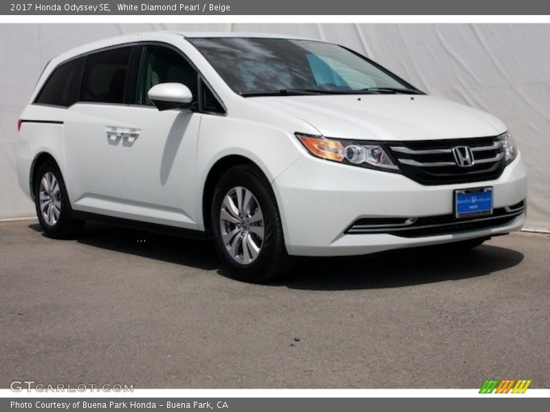White Diamond Pearl / Beige 2017 Honda Odyssey SE