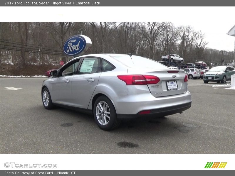 Ingot Silver / Charcoal Black 2017 Ford Focus SE Sedan