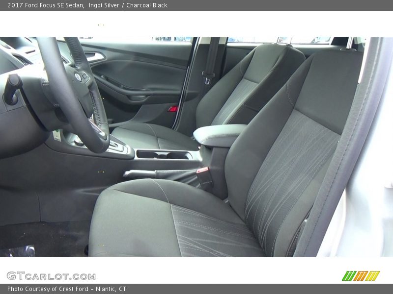 Ingot Silver / Charcoal Black 2017 Ford Focus SE Sedan